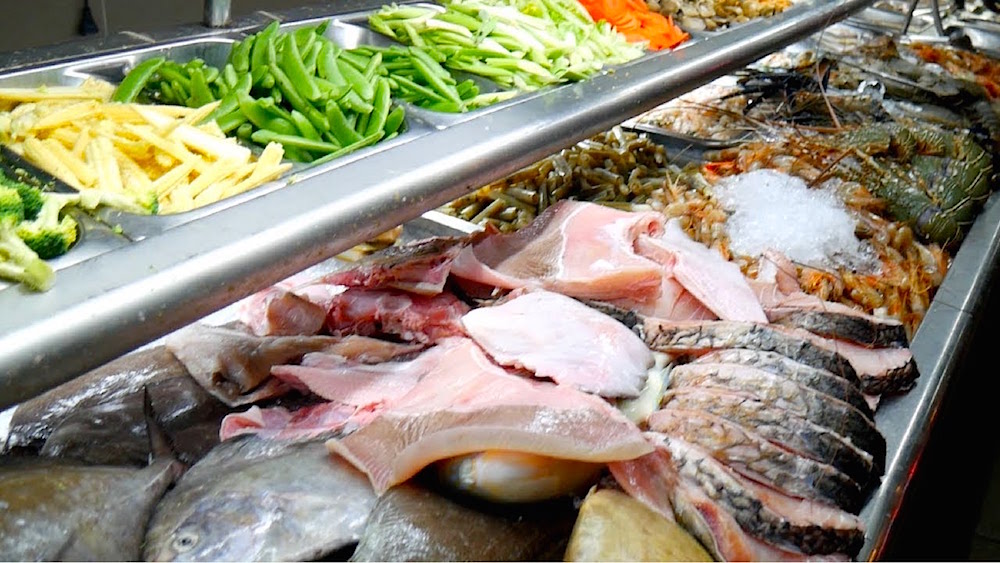 Kuching Topspot Foodcourt @ Best for Seafood - Kamek Miak Sarawak | Sarawak News