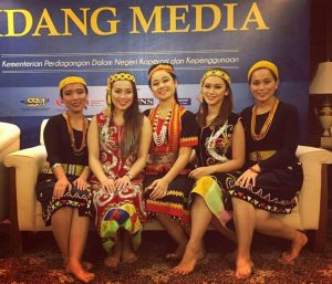 Gadis Etnik Orang Ulu Keajaiban Sarawak Kecantikan Mereka Cukup Luar Biasa Kamek Miak Sarawak Sarawak S Latest News